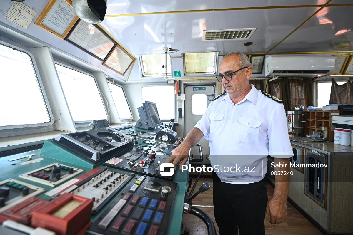 “Gəmilər gedər aydın üfüqlərə”: Sükanı möhkəm saxlayanlarla bir gün... - REPORTAJ + FOTO